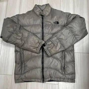 THE NORTH FACE 브라운이 섞인 그레이 베이지 다운 자켓