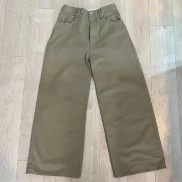 soyy. loose chino size1