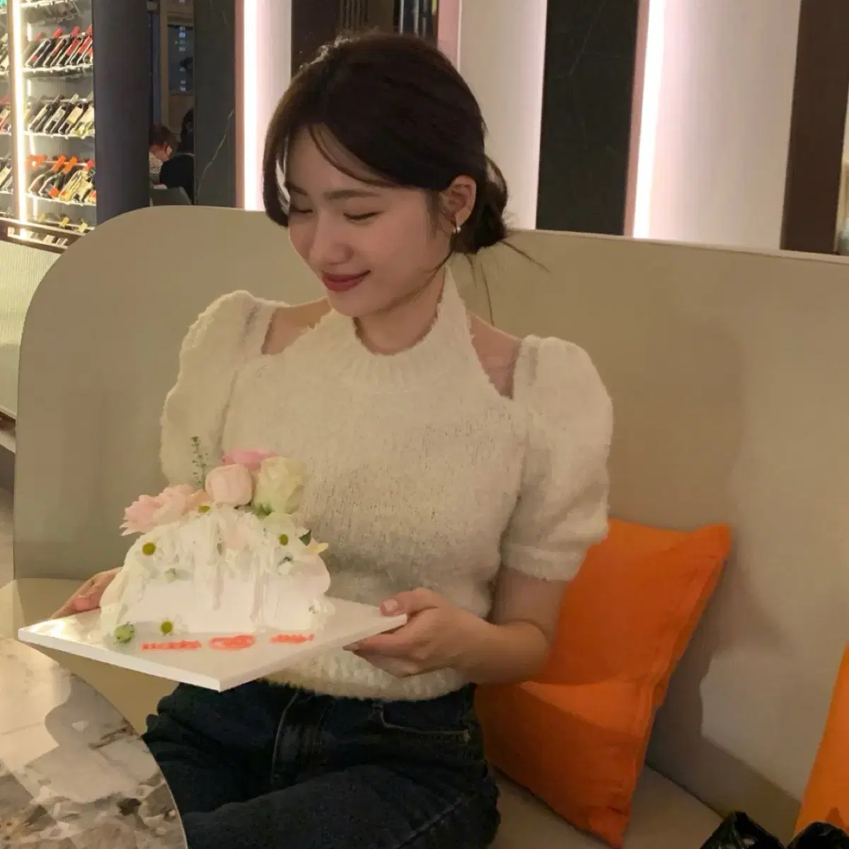 Year-end look! Puff short-sleeve knit