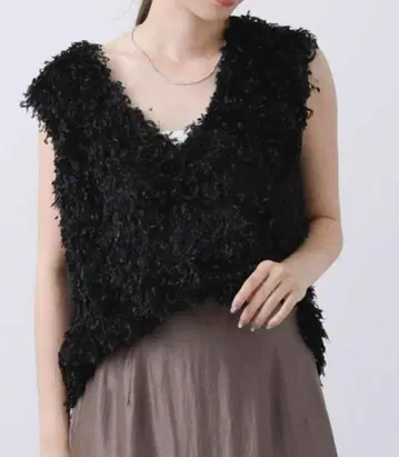 Gready Brilliant 샤기 자카드 베스트 화이트