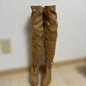 베이지 스웨이드 니하이 부츠 하이힐