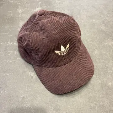 adidas originals 브라운 코듀로이 캡