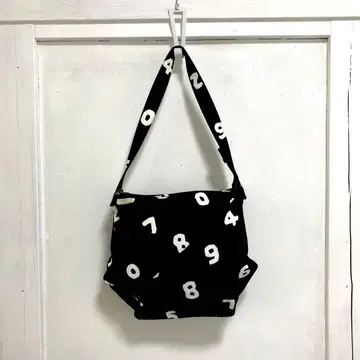 SOU SOU 소우소우 숫자 메신저 백 한국 모노톤