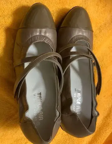 트리플 에어 브론즈 크로스 스트랩 웨지 힐