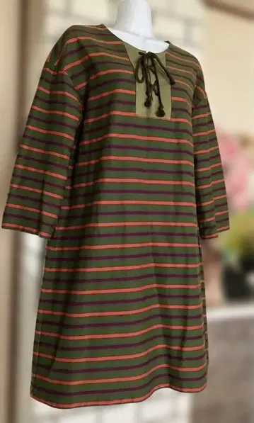 호코모모라 새상품급! 레이스업 리본 & 컬러풀 보더 멋스러운 원피스