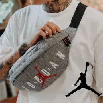 해외 모델 JORDAN 조던 크로스바디 백 블랙 그레이