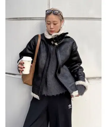 Ungrid 언그리드 페이크 무스탕 보아 블루종