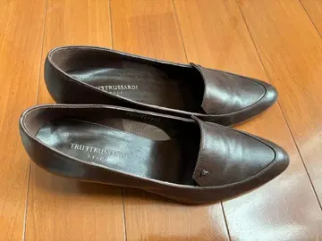 트루사르디 펌프스 브라운 힐