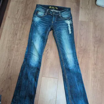 Red Pepper 데미지 가공 스트레이트 데님