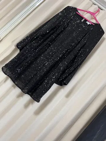 H&M 스팽글 상의 새상품