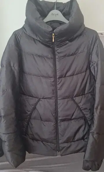 DRESSTERIOR 블랙 다운 90% 자켓 36