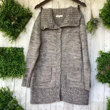 평평하게 놓았을 때 가슴 너비 52