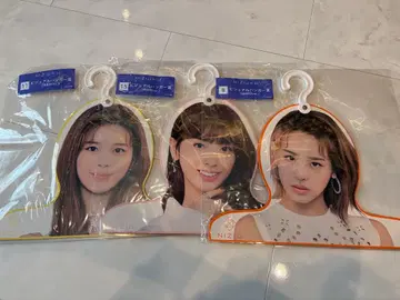 NiziU 비주얼 행거