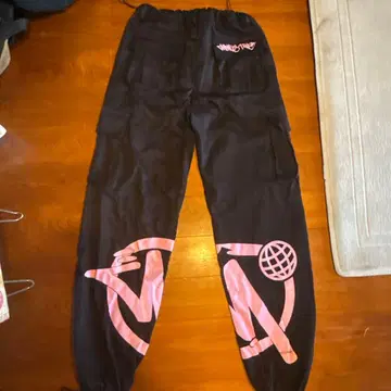 Minustwo 카고 팬츠 핑크 그래픽 블랙