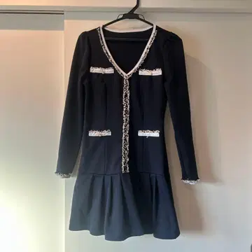 네이비 프릴 장식 드레스