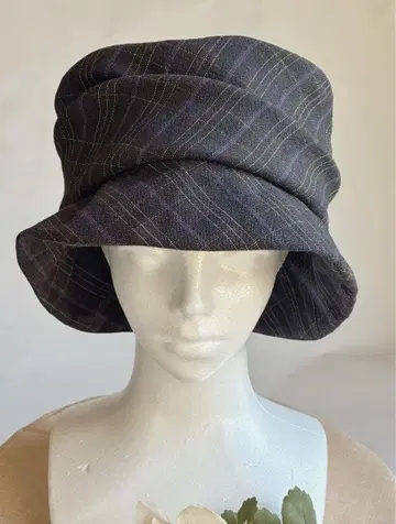 다크 그레이의 쿠시윳토 햇