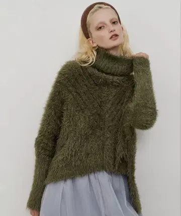 MIX 페더얀 볼륨 터틀 니트