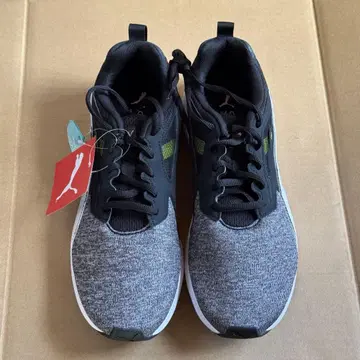 PUMA NRGY 랩처 스니커즈