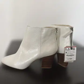 ZARA 화이트 가죽 부츠 40