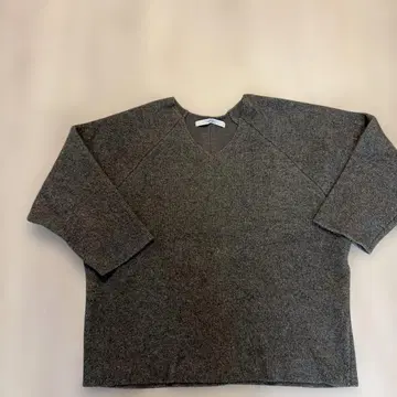 [ 새상품급 ] FRAMWORK 그레이 V넥 니트