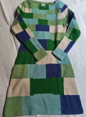 새상품급 시빌라 블록 체크 울 100 니트 원피스 일본제 M 사이즈