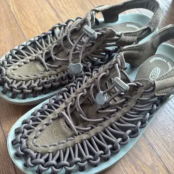 KEEN 카키 뜨개질 스포츠 샌들