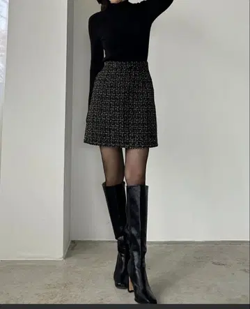 [ 새상품 ] Louere 라메 팬시 트위드 미니 스커트 (인빵 포함)
