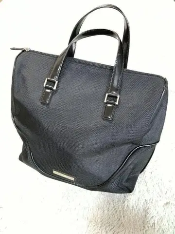 새상품급 다나카란 DKNY 핸드백 블랙 컬러 로고