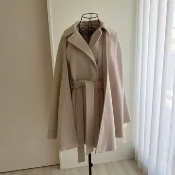 베이지 케이프 코트 허리 벨트 포함