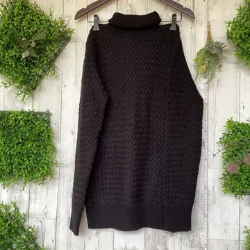 평평하게 놓았을 때 가슴 너비 52