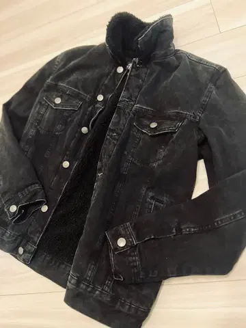 새상품급! 자라 남성용 보아 데님 자켓 블랙 사이즈 S 데미지