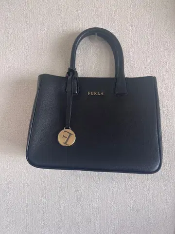 새상품 훌라 토트and숄더 2way 훌라 FURLA