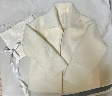 화이트 플리스 자켓