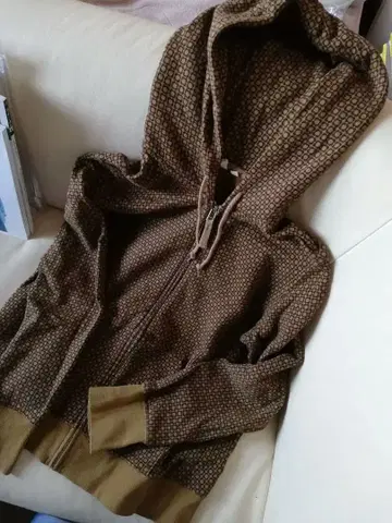 아우라 카일리 유니클로 후드티 레트로 플라워 LL orla kiely