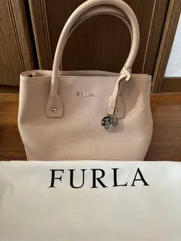 FURLA 베이지 핸드백 수납 봉투 포함