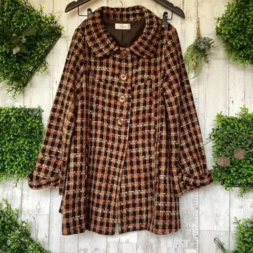 평평하게 놓았을 때 가슴 너비 47, 소매 폭 18