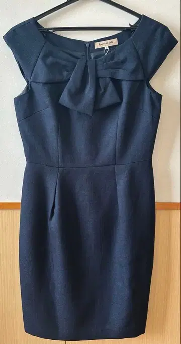 아푸와이저 리셰 슬리브리스 리본 포함 네이비 원피스 새상품 택 포함