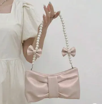 리본 포함 핑크 새틴 숄더백