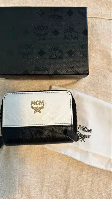 MCM 코인 & 키케이스 공식 매장 구매 상자 & 인증서 포함