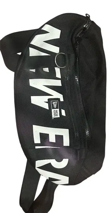 NEW ERA 바디백 블랙