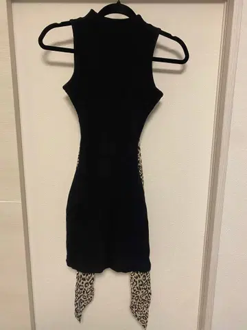 새상품 GYDA 슬리브리스 미니 원피스 블랙 S