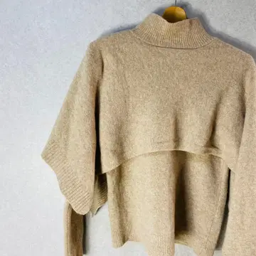 CASA FLINE 베이지 하이넥 오버 사이즈 니트