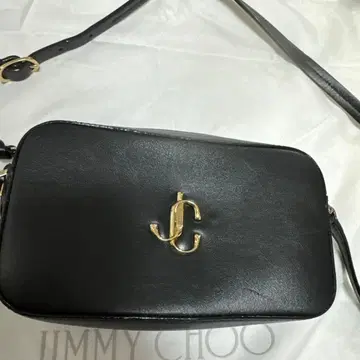 새상품급 지미추 숄더백 골드 로고 가죽 카메라백 0JC