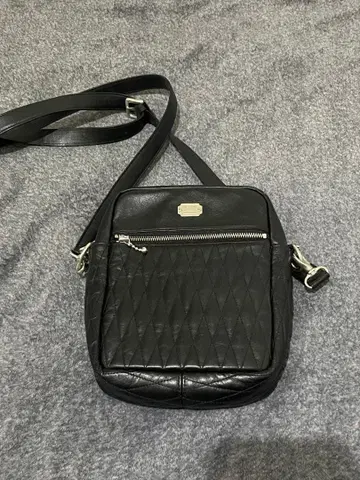 THE CRIME 블랙 숄더백