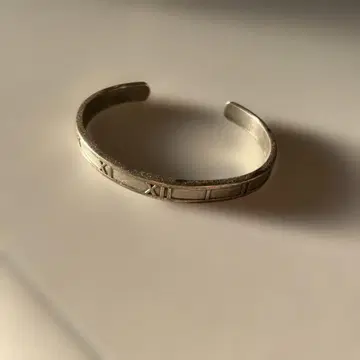 실버 오픈 뱅글 XII 각인