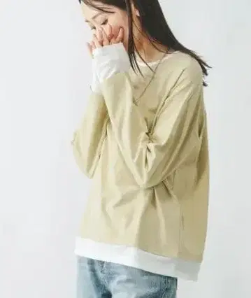 베이지 레이어드 긴팔 T셔츠