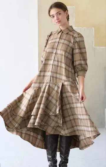 앙데팡당 밑단 절개 프릴 셔츠 원피스