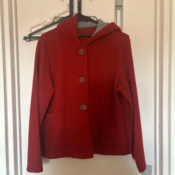 noa-ge 레드 후드 부착 P 코트 자켓