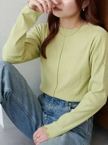 리브 스캘럽 넥 긴팔 상의 M 사이즈