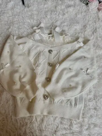 Ank Rouge 오프숄더 스웨터